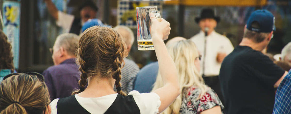 Schnelle Züge, alte Wurzeln: Wie Traditionen im modernen Deutschland bestehen